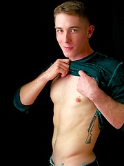 ,hardcore,threesome,groupsex,oral,teens,shaved,blonde,cumshots,facial